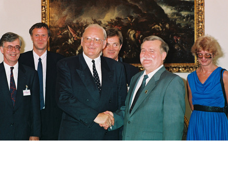 Warschau 1994: Bundespräsident Roman Herzog wird von Staatspräsident Lech Walesa zum Mittagessen empfangen.